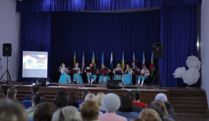 Продолжаем делиться с вами атмосферой праздничных концертов, посвященных 80-летию Ульяновской области